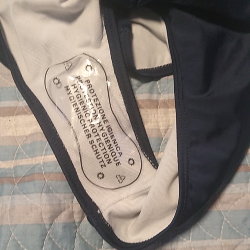 Women's one-piece bathing suit. - Picture 5 of 5